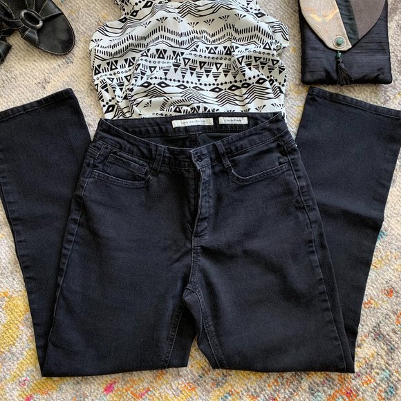 Donated Feb 16 ‘22 Offers Welcome!   SECRETLY SLIMMING Jones NY jeans - Picture 6 of 9